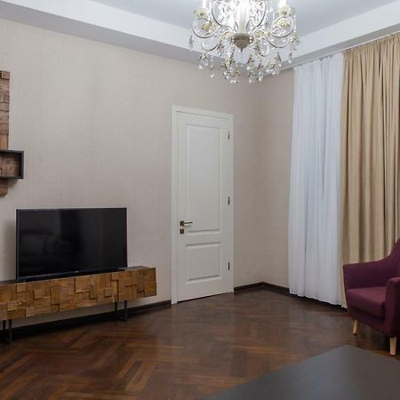 Golden Nugget Apartment Tbilisi ภายนอก รูปภาพ