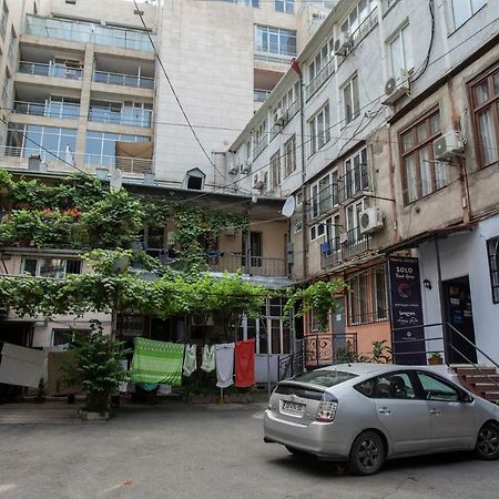 Golden Nugget Apartment Tbilisi ภายนอก รูปภาพ