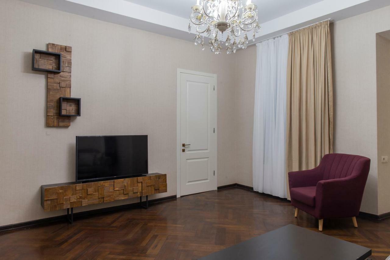 Golden Nugget Apartment Tbilisi ภายนอก รูปภาพ