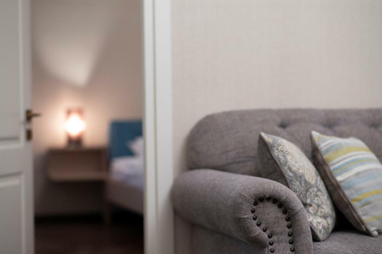 Golden Nugget Apartment Tbilisi ภายนอก รูปภาพ