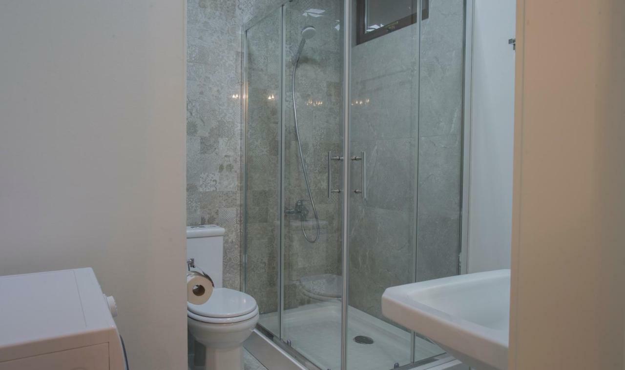 Golden Nugget Apartment Tbilisi ภายนอก รูปภาพ
